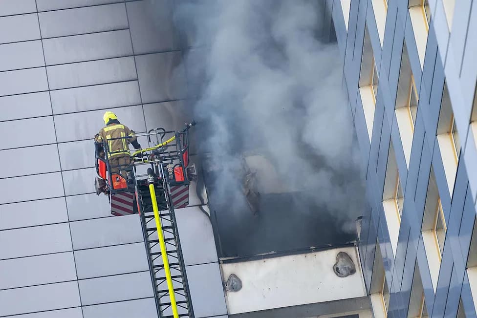 Dramatično spašavanje u Berlinu: Žena skočila sa 11. sprata i pala u ruke vatrogasca