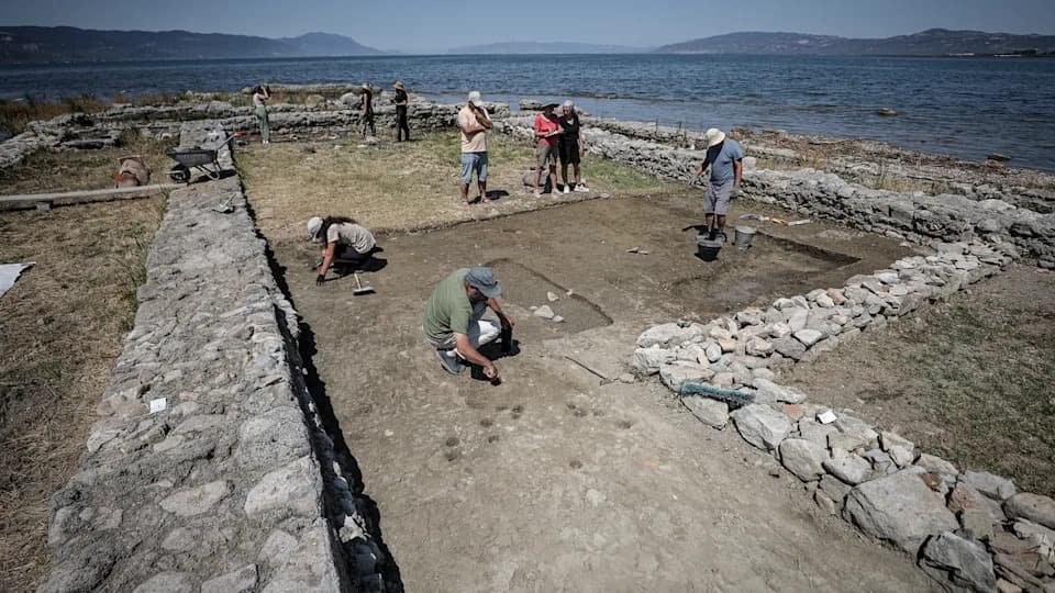 Otkrivena Crkva Stara 1.700 Godina Ispod Jezera İznik — Moguće Mesto Prvog Sabora u Nikaiji