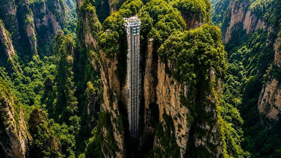 Stakleni lift Fuyao Ladder (288 m) skratio đacima put iz kanjona sa 3 sata na oko 30 minuta