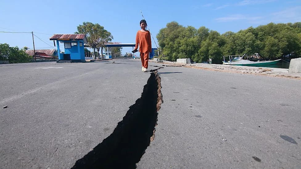Potres Magnitude 7,7 Pogodio Flores — Najmanje 68 Poginulih, Traju Spasilačke Operacije