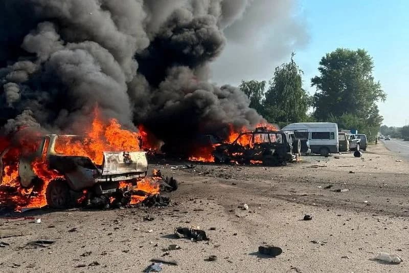 Ruski raketni napad u Pechenihyju ubio 10 ljudi, Zelenski najavio odgovor