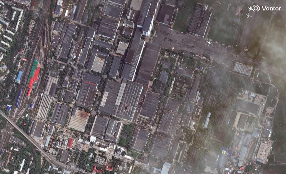 Rupa u Krovu i Velika Šteta: Satelitske Snimke Pokazuju Napad na Proizvodni Centar Sojuz u Samari