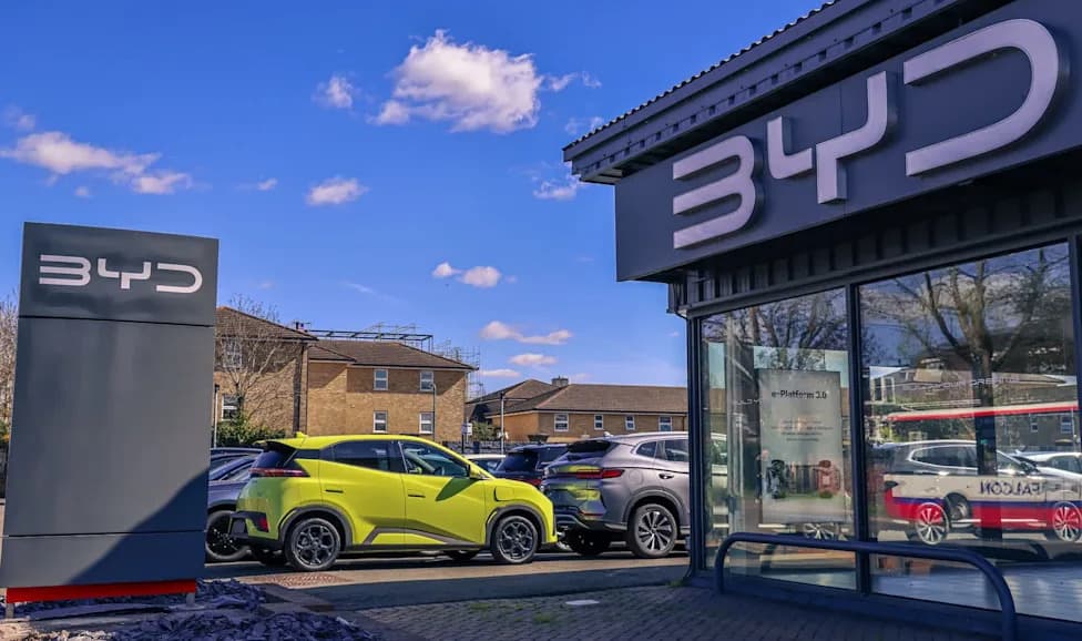 Britanija Razmatra Ublažavanje Ciljeva Za Električne Automobile Uprkos Rastu Prodaje I Klimatskoj Krizi