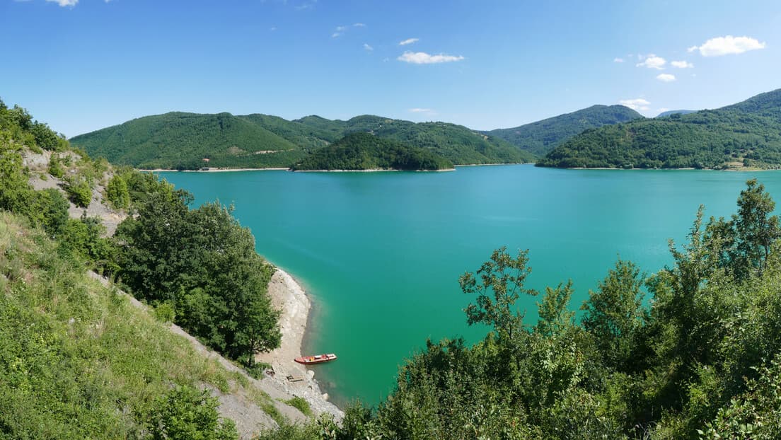 Gazivode: Srušeno 17 objekata, 11 kuća pod pretnjom — Đukići tvrde da imaju pravosnažna rešenja