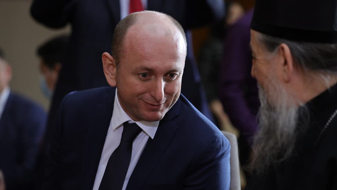 Knežević Ponovo Prozvao Spajića: "Čiji Si Ti Mali?" — Optužbe Za Izdaju I Poziv Na Odgovornost