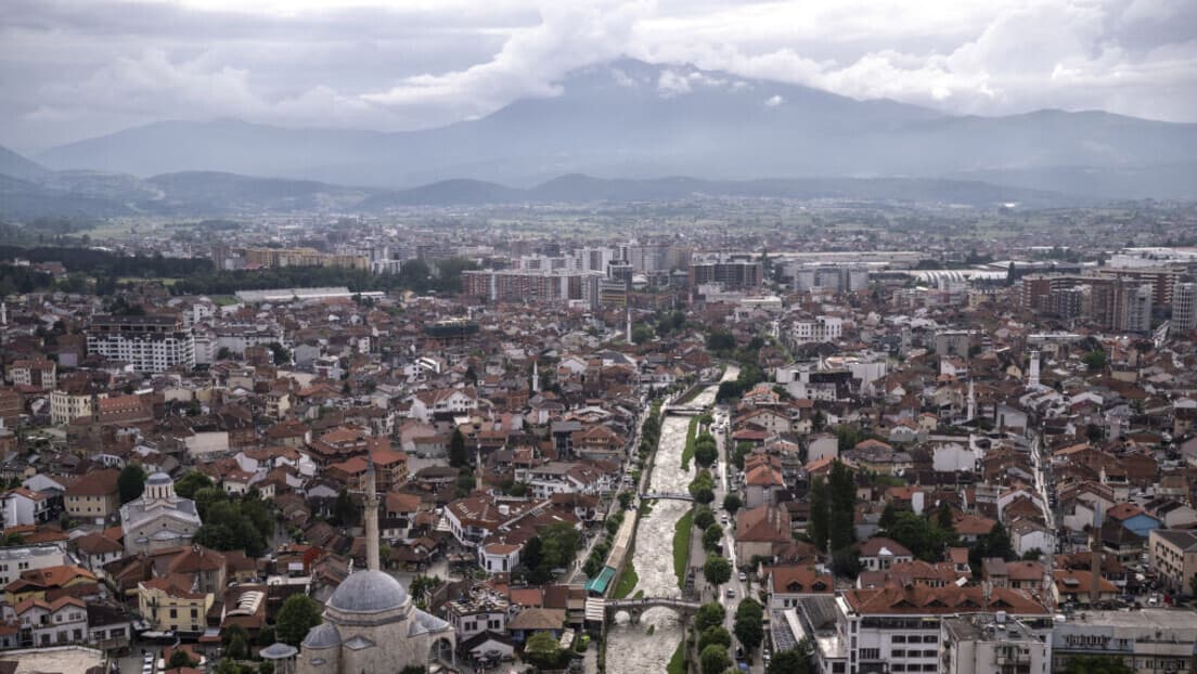Napad na Crkvu Svetog Spasa u Prizrenu: Osumnjičeni Priveden, Slučaj Klasifikovan Kao Oštećenje Imovine