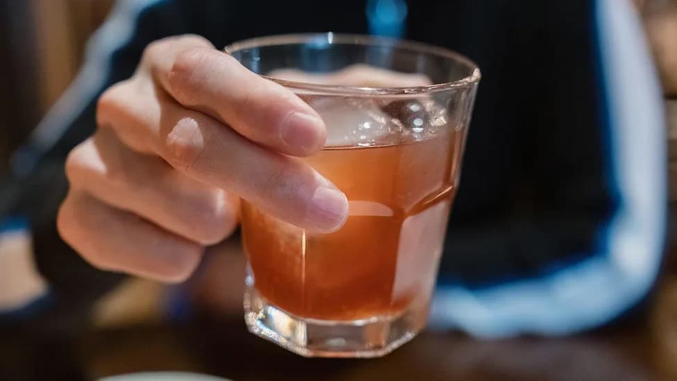 Velika britanska studija ispituje može li Wegovy (semaglutid) pomoći osobama sa zavisnošću od alkohola i gojaznošću