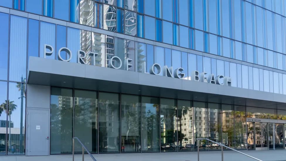 Long Beach Razmatra Plutajuće SMR Reaktore — Kalifornija Na Rubu Prvog Novog Nuklearnog Projekta Posle Decenija