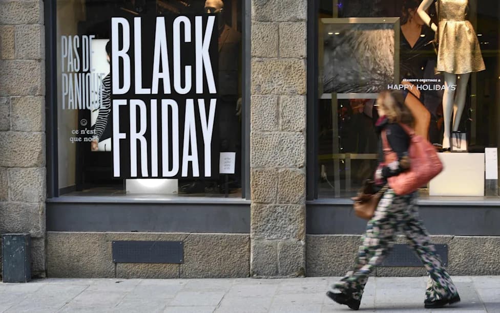 Francuska Pooštrava Zakon: 'Black Friday' i Anglicizovani Slogani Na Udaru