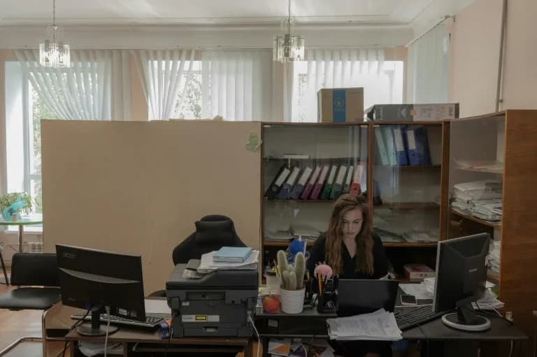 U potrazi za lepotom u razrušenom Izyumu: Kako Violetta (21) održava život grada