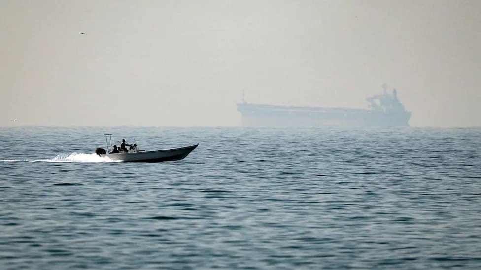 Iran i Oman Pregovaraju O Privremenom Plovnom Koridoru Kroz Hormuški Prolaz; U Fokusu Čišćenje Mina