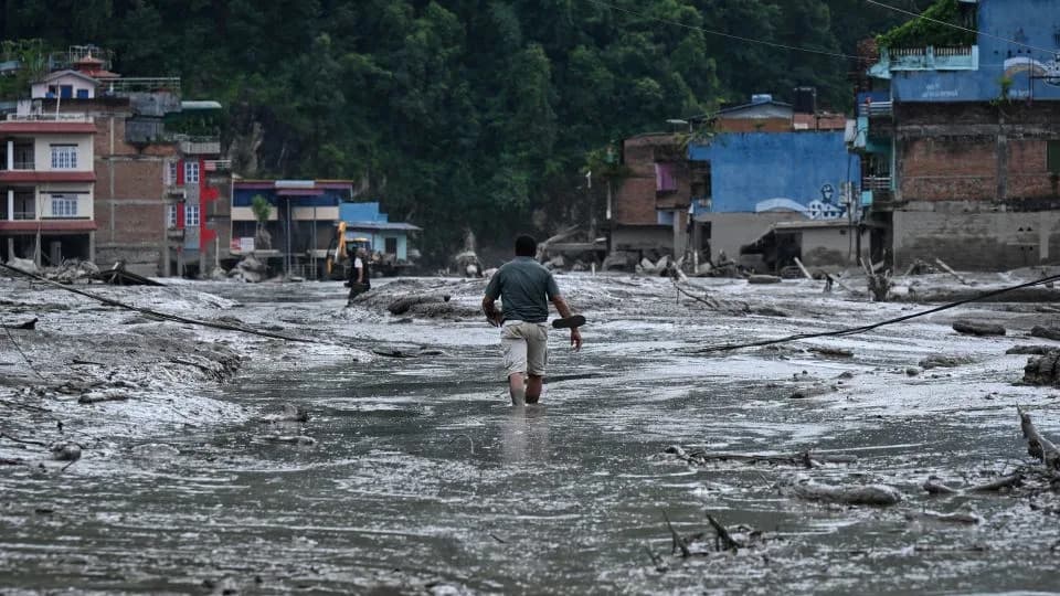 Zašto život nizvodno od glečera postaje smrtonosan: Lekcija iz razorne poplave na granici Nepal–Kina