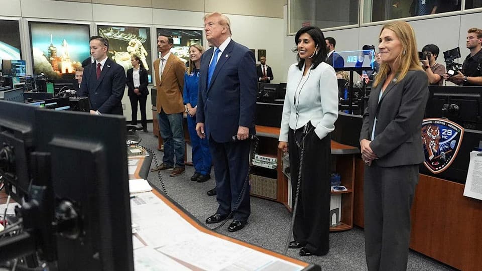 Trump Pozvao Posadu ISS Iz Hjustona, Pohvalio 'Svemirske Pionire' i Ponudio Vreme u Ovalnoj Kancelariji