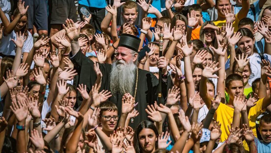 Mitropolit Joanikije apeluje: Čuvajmo srpski jezik i ćirilicu — poruka povodom početka školske godine