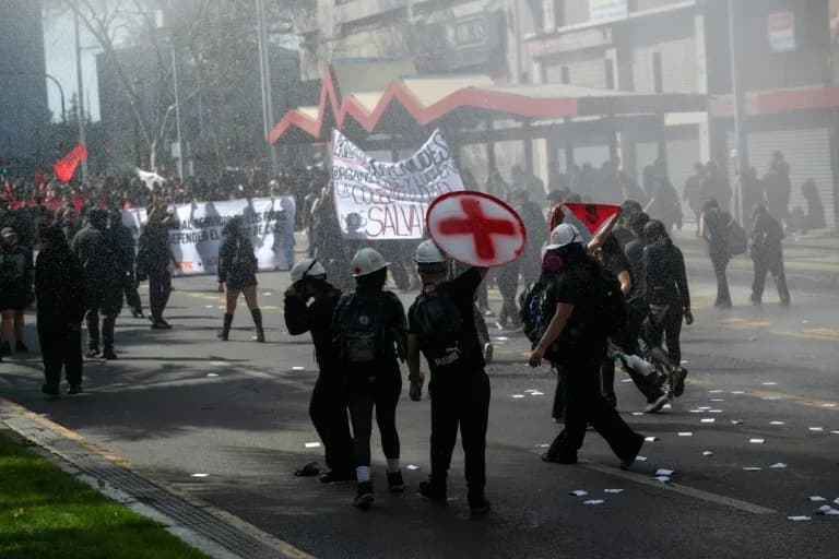Protesti u Čileu: Demonstranti Upoređuju Predsednika Kasta Sa Pinochetom zbog Novog Bezbednosnog Plana