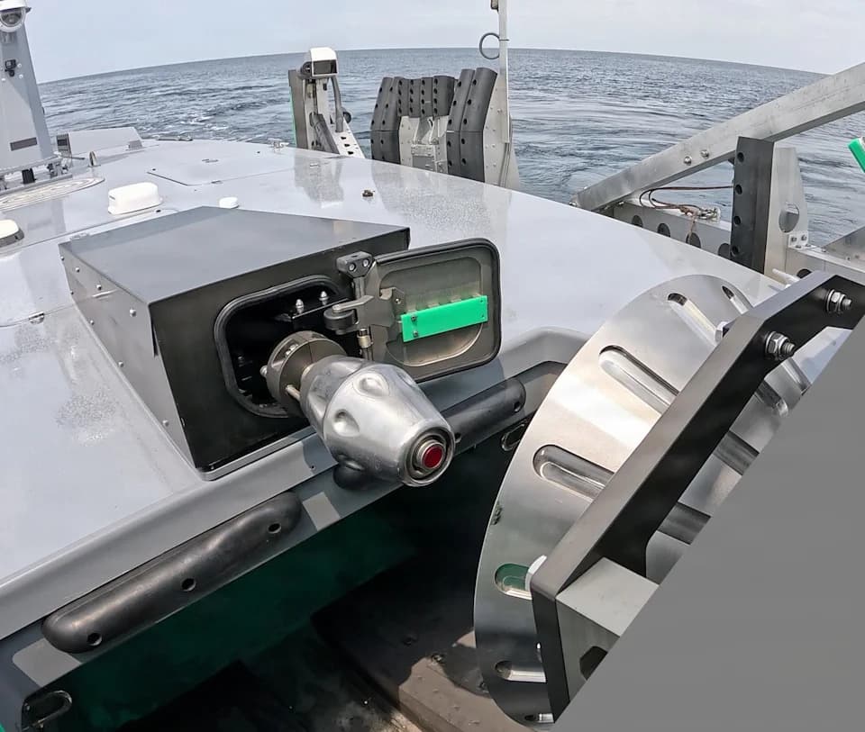 Američka mornarica testirala robotsko dopunjavanje goriva na moru — T38 primio 400 galona