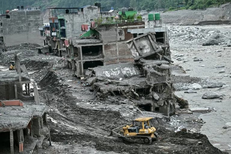 Više nije sigurno: Poplave posle klizišta glečera uništile domove i ostavile porodice bez zemlje u Nepalu