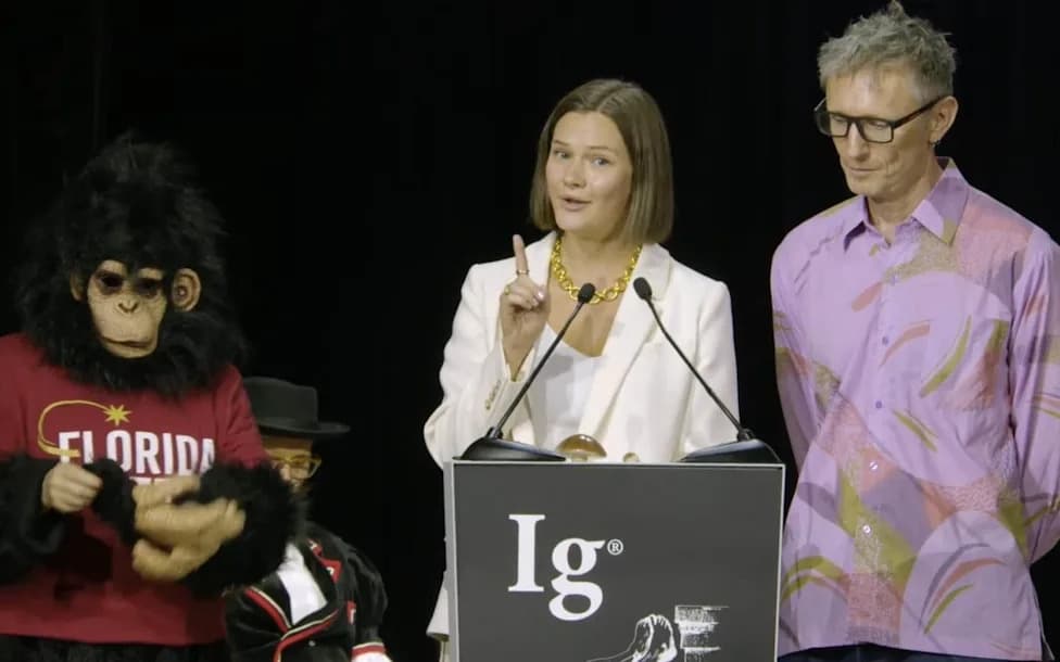Ig Nobel za poljubac: Oksfordski biolozi definisali „poljubac“ i osvojili parodijsku nagradu