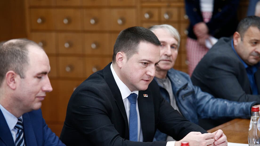 Branko Ružić podneo ostavku u Narodnoj skupštini: "Reč — dostojanstvo. Obraz — kolegijalnost"