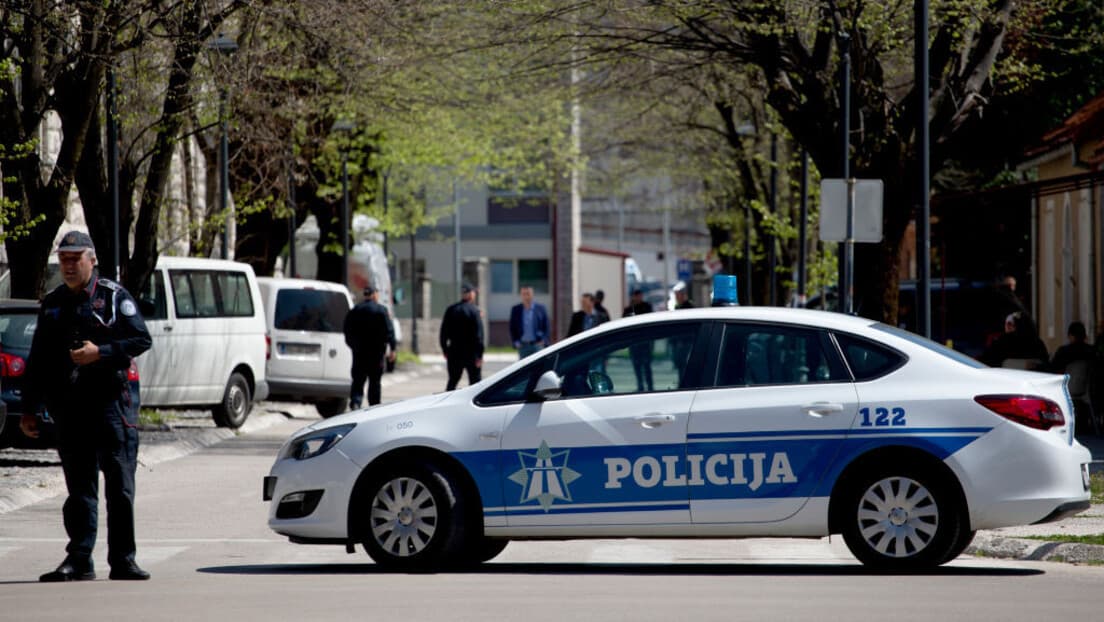 Hapšenje u Herceg Novom: Policajac Osumnjičen Da Je Slao Fotografije Milošu Medenici