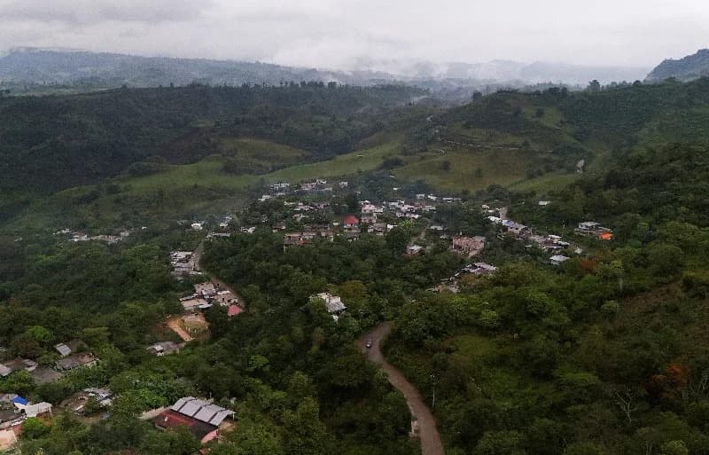 Otkrivena skrivena kripto‑farma u meksičkim planinama: sumnja da karteli peru novac ukradenom strujom