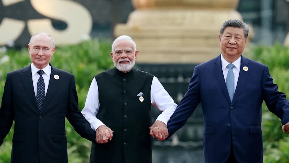 Rat na Bliskom istoku Preoblikuje BRICS — Samit u Delhiju Otkriva Podele