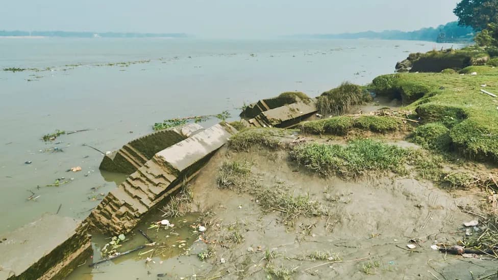 175-godišnji Šiva hram progutan od Gange nakon rušenja obale u Maldai