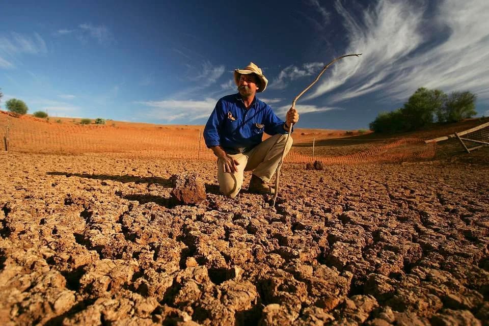 Kako Zaštita Tla Može Spasiti Poljoprivrednike od 'Super El Niño' — Aeracija i Živi Mikrobi Štite Pašnjake