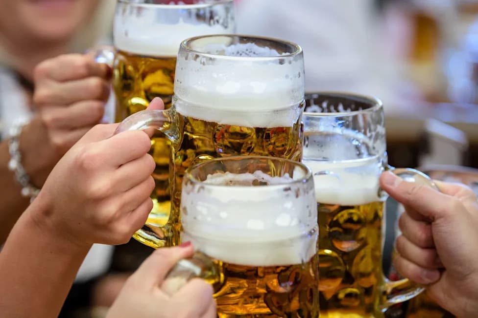 Pivoflacija Na Oktoberfestu: Jedna Mass Krigla Pet Puta Skuplja Nego 1985.