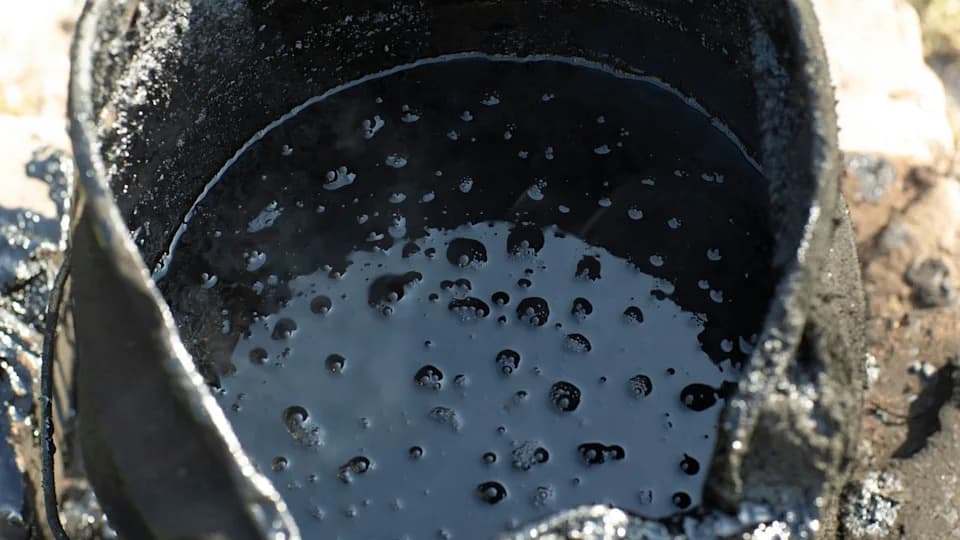 Naučnici pretvorili toksični bio-tar u koristan «bio‑carbon» — novi put za čišću energiju i preradu otpada