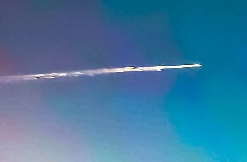 Plameni tragovi poput „rimske baklje” osvetlili nebo iznad okruga Volusia i Flagler — najverovatnije svemirski otpad