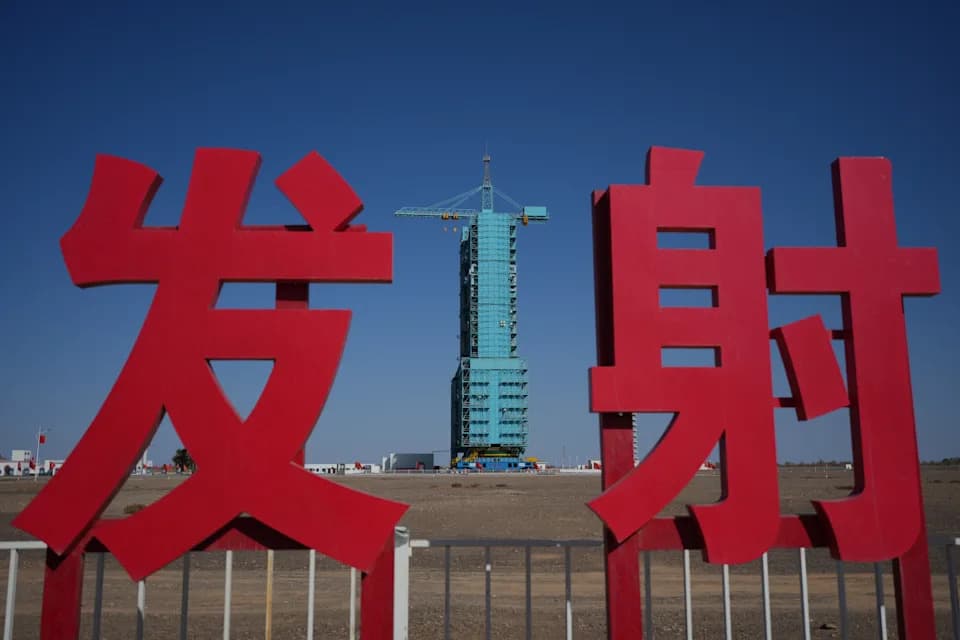 Kineski astronauti Shenzhou-20 „u dobrom stanju“ nakon udara svemirskog otpada; povratak odložen