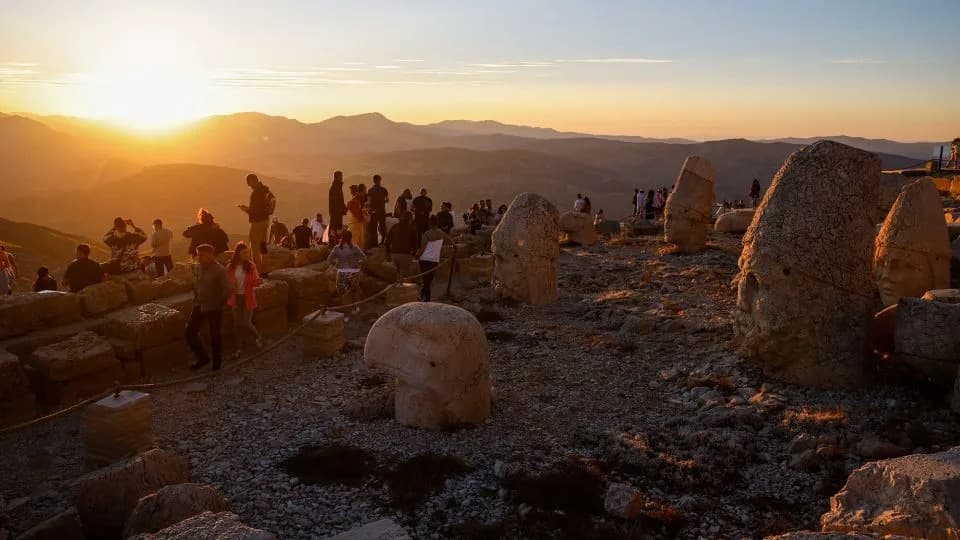 Nemrut — kameni bogovi, tajanstveni tumulus i kraljevska ambicija
