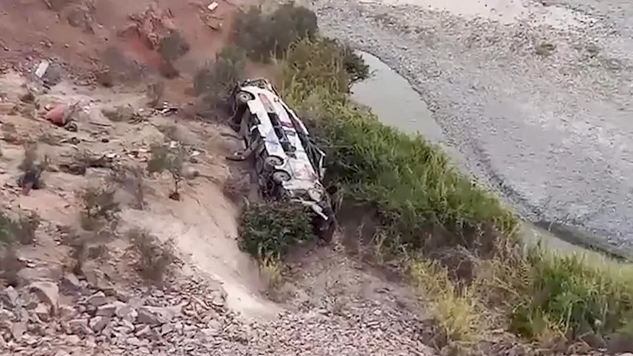 Tragičan pad autobusa kod Arekipe — najmanje 37 poginulih i 13 povređenih