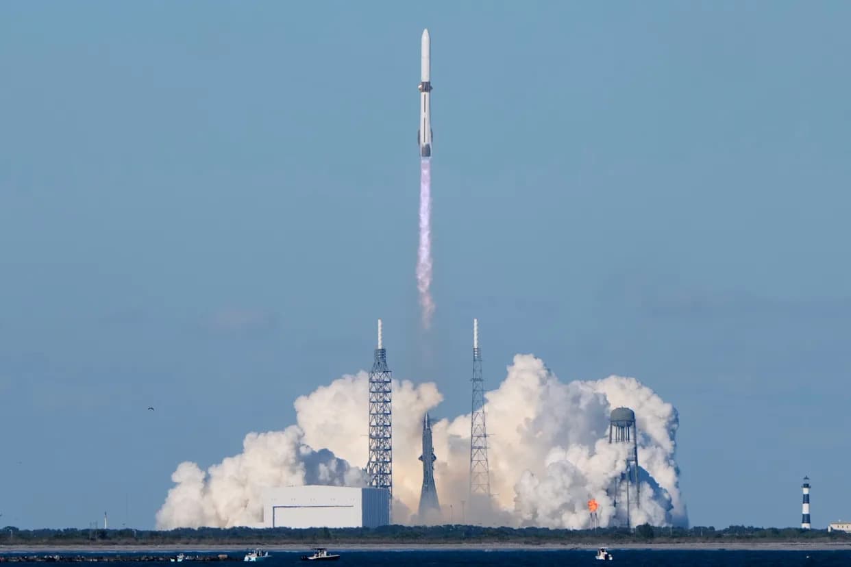 Blue Origin lansirao masivni New Glenn — dva NASA-ina orbitera Escapade poslata ka Marsu, booster uspešno vraćen