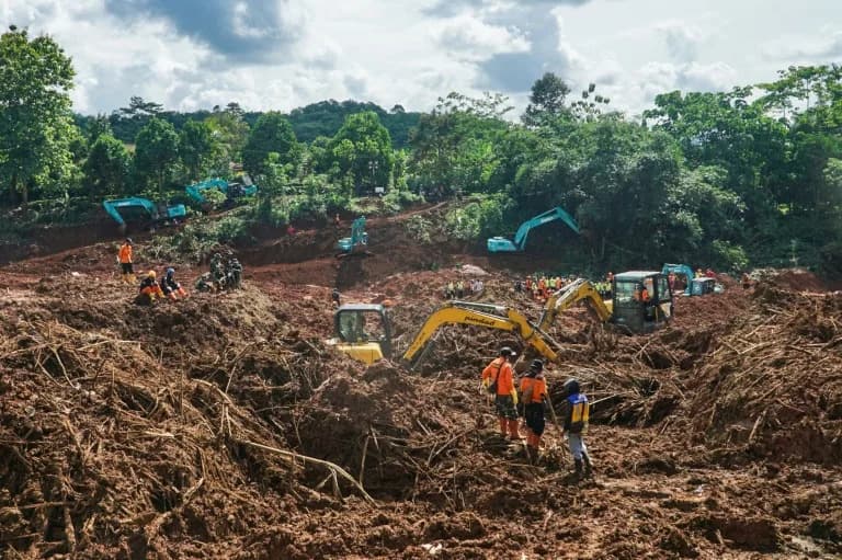 Tragedija na Javi: broj poginulih porastao na 18, više od 30 nestalih