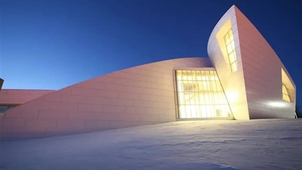 Izložba „Threshold 32°F“: poezija, slikarstvo i ekologija upozoravaju na opasnosti od odmrzavanja permafrosta