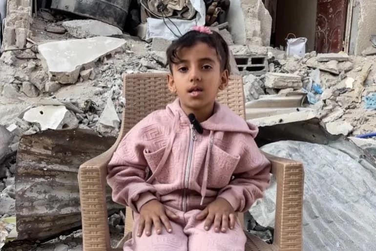 Devojčica iz Gaze (9) izgubila roditelje i preživela teške opekotine — crtanjem obnavlja svoj svet