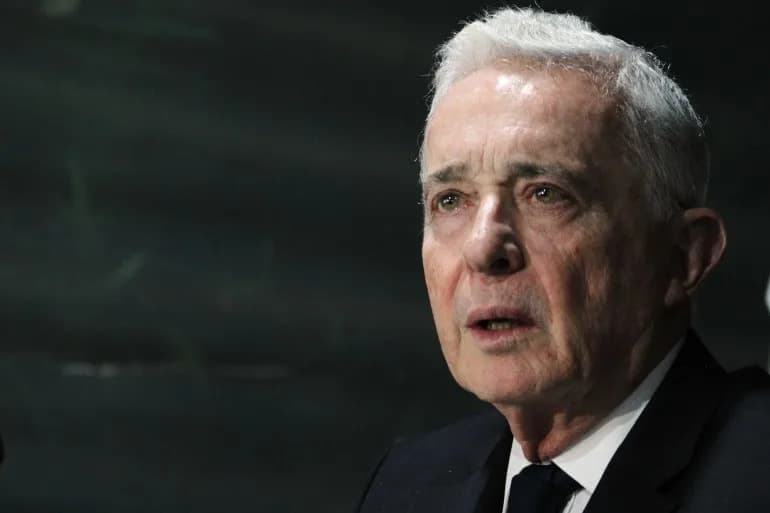 Sud u Kolumbiji: brat Álvara Uribea osuđen na 28 godina zbog vođenja paravojne grupe