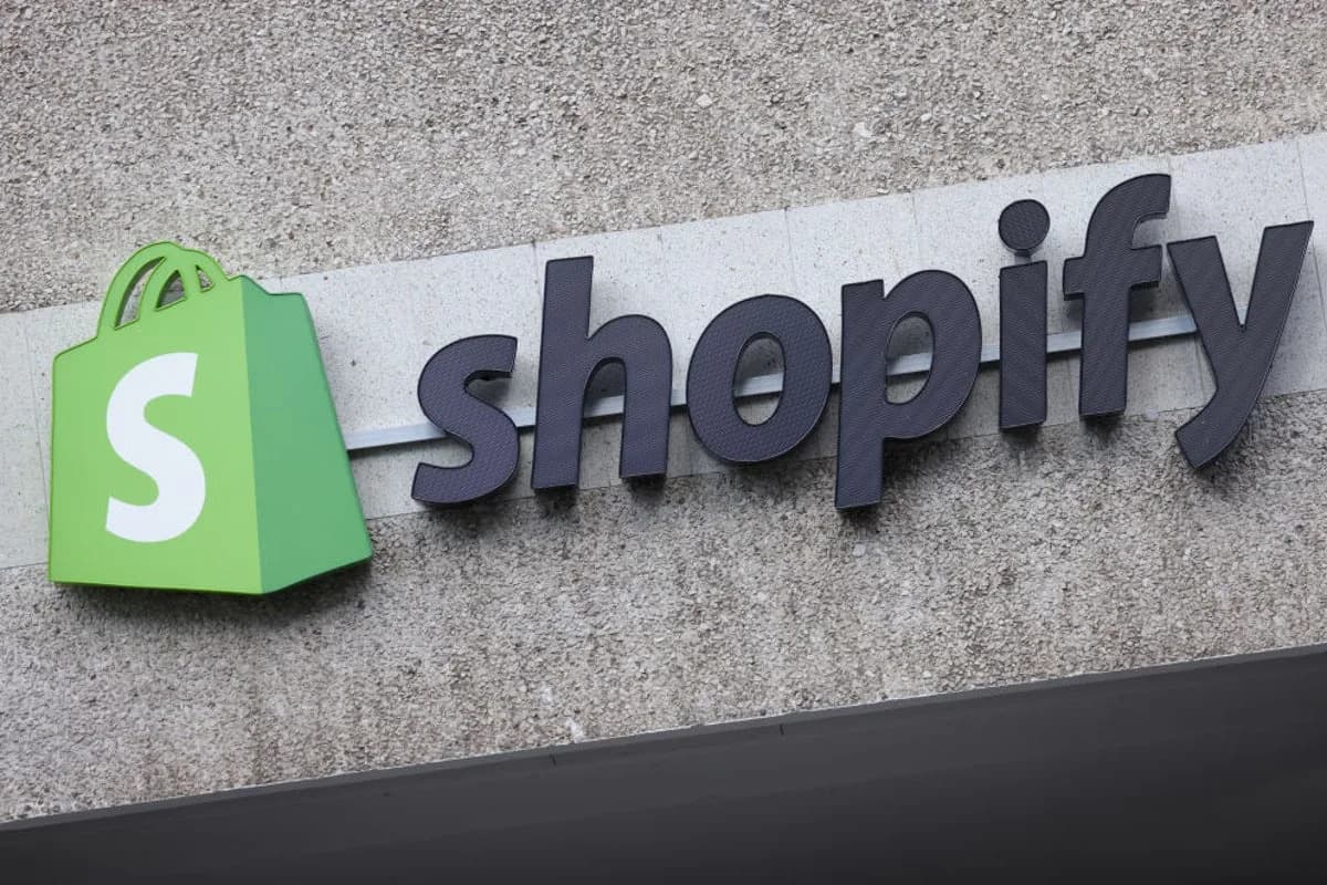 Shopify pao na Cyber Monday — hiljade prodavnica bez pristupa, kompanija potvrdila ispravku