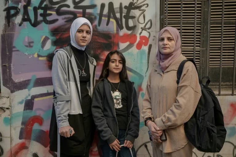 Iz Gaze u Atinu — tinejdžerka na štakama, desetoro povređene dece i optužbe za izostanak pomoći