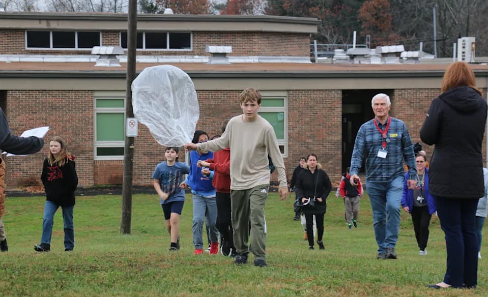 STEM klub Woodruff uspešno lansirao četiri meteorološka balona — podaci stigli do Evrope i Australije