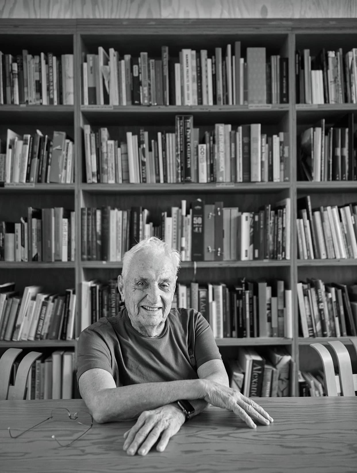 Legendary Frank Gehry Preminuo U 96. Godini — Arhitekta Koji Je Promenio Gradove