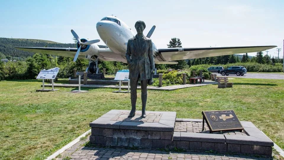 Mislila Je Da Će Pronalaženje Statue Amelije Earhart Doneti Nagradu — Umesto Toga, Izgubila Je Ugled