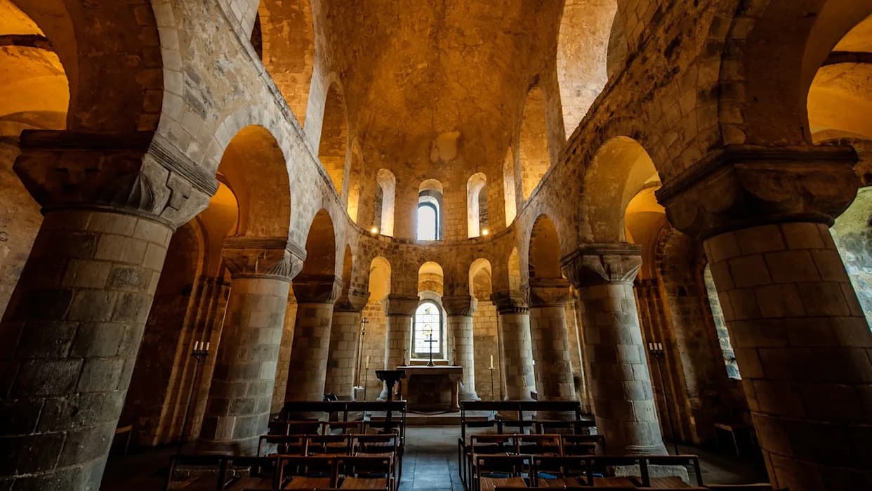 Arheološka Sensacija u Kuli Londona: Otkriveno Više od 20 Skeletnih Ostataka i Retki Artefakti