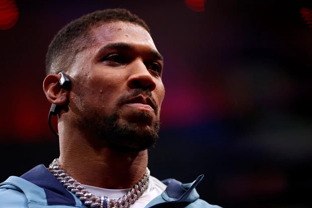 Anthony Joshua Se Vratio U UK Nakon Fatalne Saobraćajne Nesreće U Nigeriji
