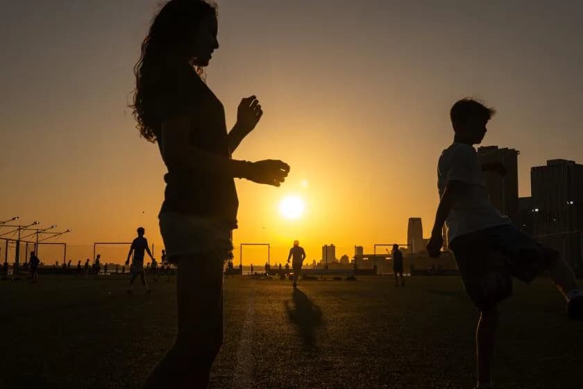 Zemlja Se Sve Više Zagreva: 2025. Treća Najtoplija Godina Dok Poverenje Amerikanaca U Nauku Opada