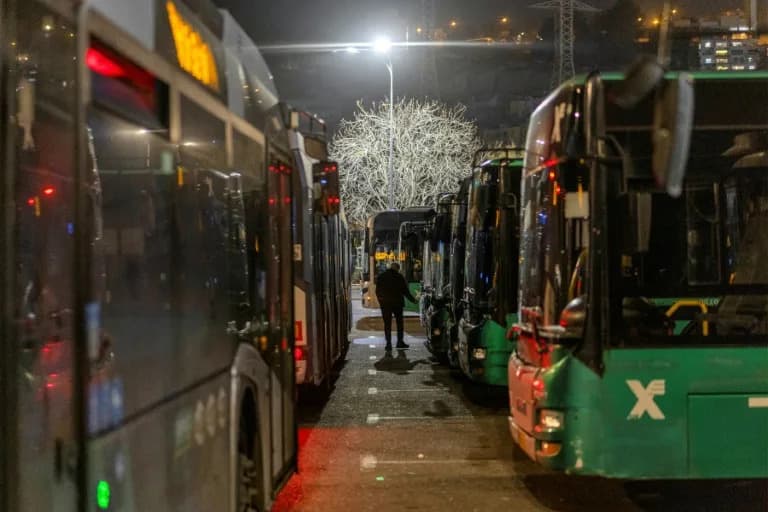 „Niko nas ne podržava“ — Arapski vozači autobusa u Izraelu suočeni s talasom rasnih napada