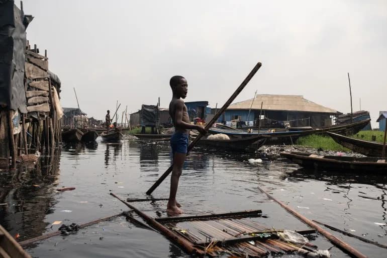 Makoko: „Kolonijalna klasna diskriminacija“ — Hiljade raseljeno, više od 12 poginulih nakon rušenja u Lagosu