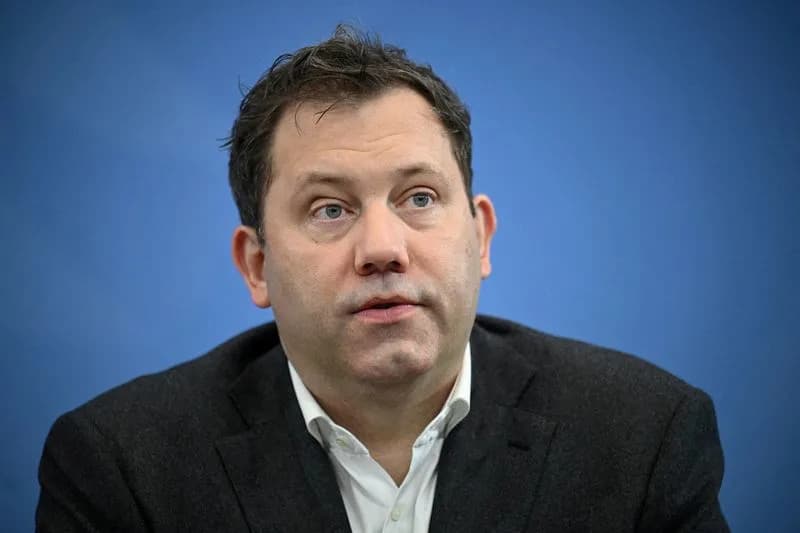 SPD Predlaže Zabranu Društvenih Mreža Za Decu Mlađu Od 14 Godina i „Mlade Verzije" Bez Algoritama